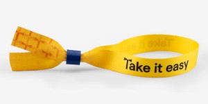 Event wristband with plastic flat blue clamp, 4/4, PMS  2154C