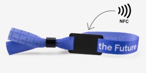 Event wristband, black plastic closure, 4/4 print NFC+ black TAG 