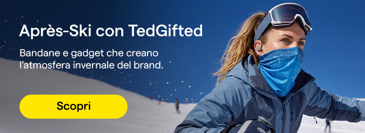 Banner con sciatrice sulla neve che indossa uno scaldacollo personalizzato con logo per eventi après-ski.